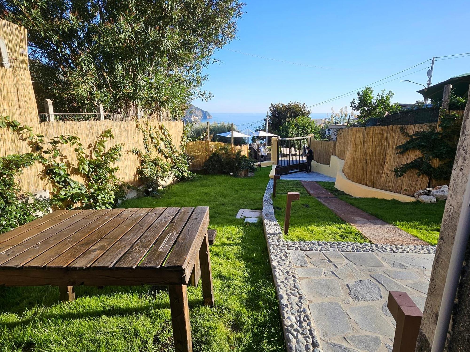 Amare Il Mare Affittacamere E Appartamenti Corniglia Habitación foto