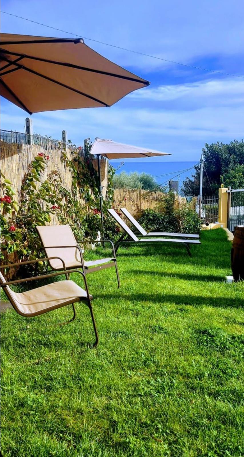 Amare Il Mare Affittacamere E Appartamenti Corniglia Habitación foto